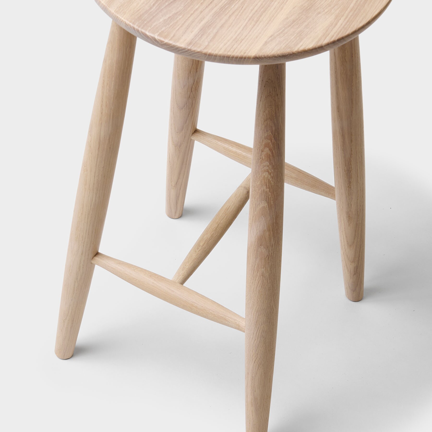 Pinn stool round high in oak from Norrgavel