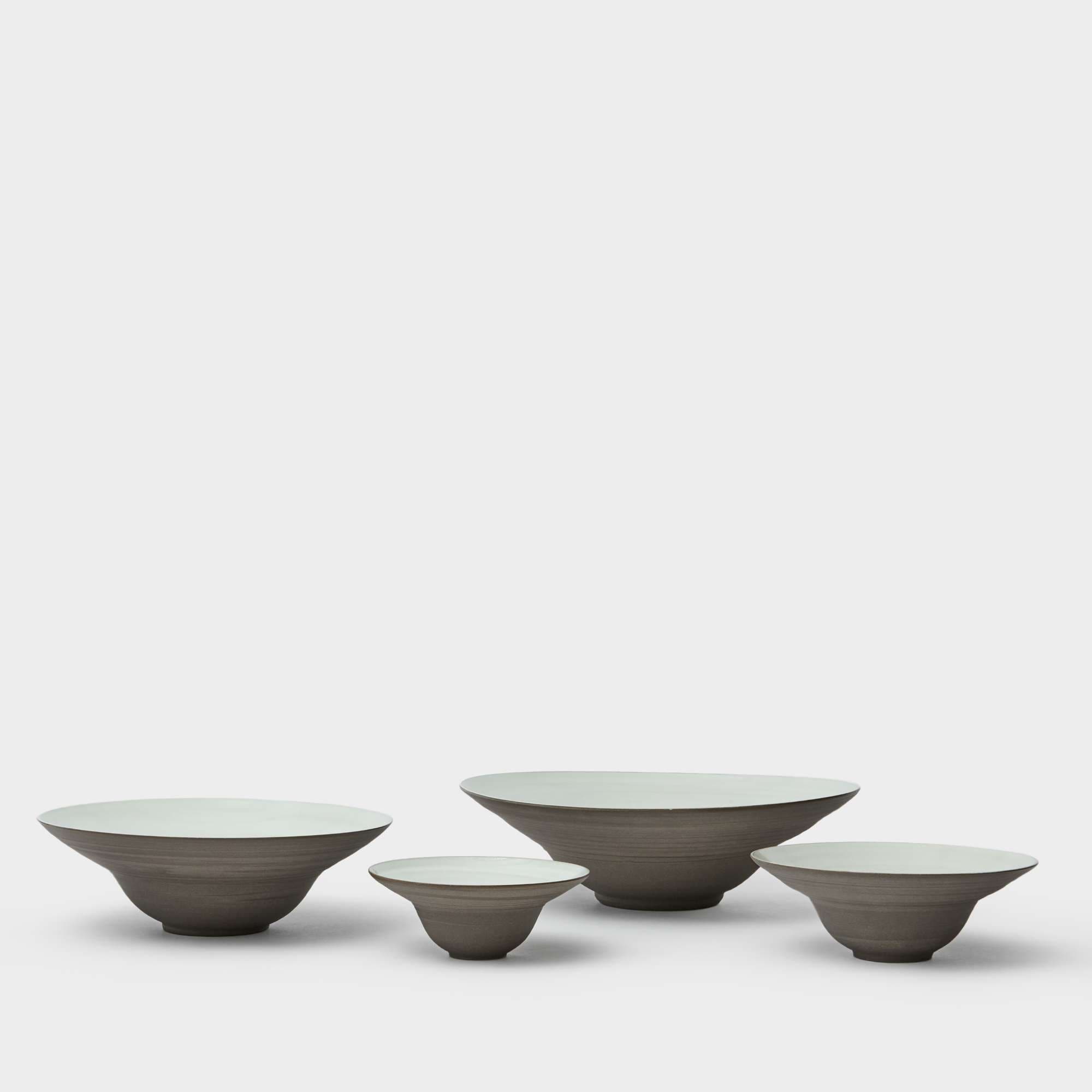 Bowl with rim white/brown 18 cm