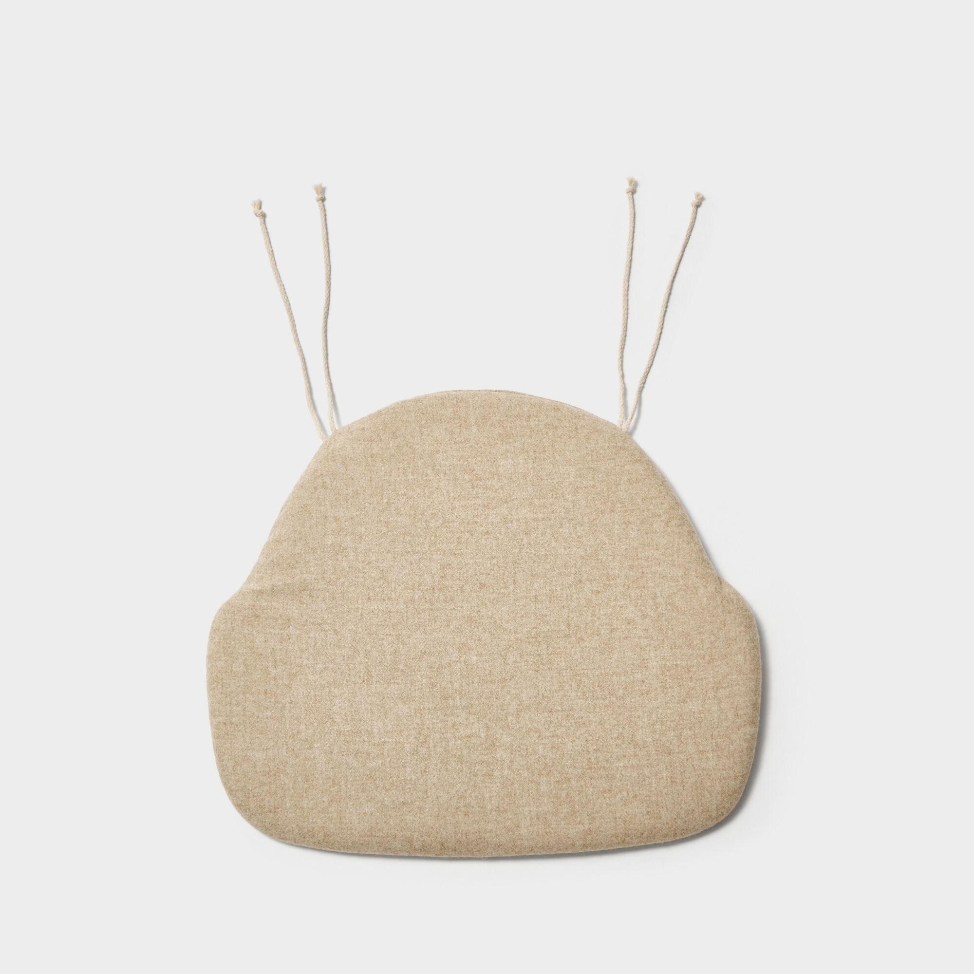 Pinnkarmstol Dyna Ull 100 beige