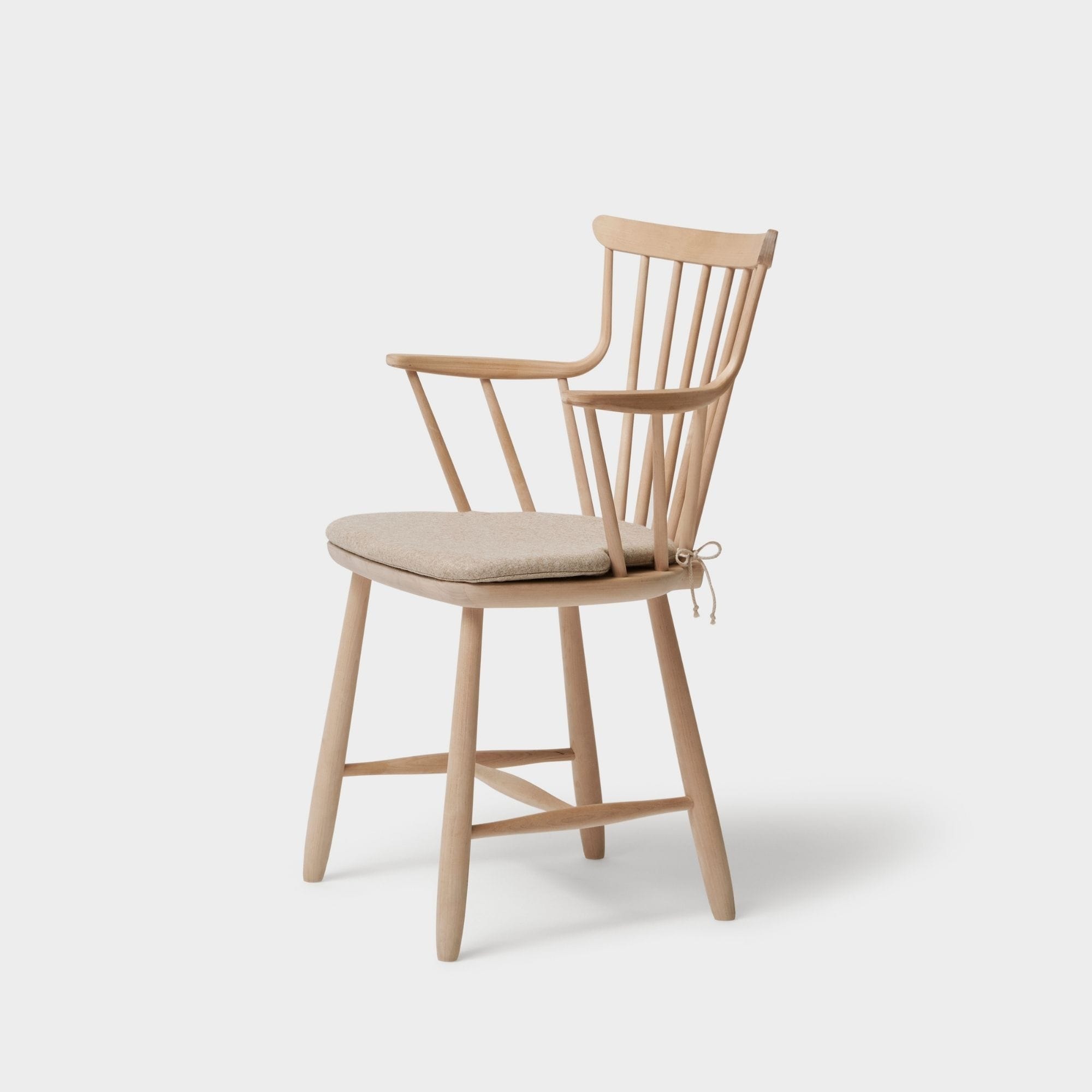 Pinnkarmstol Dyna Ull 100 beige