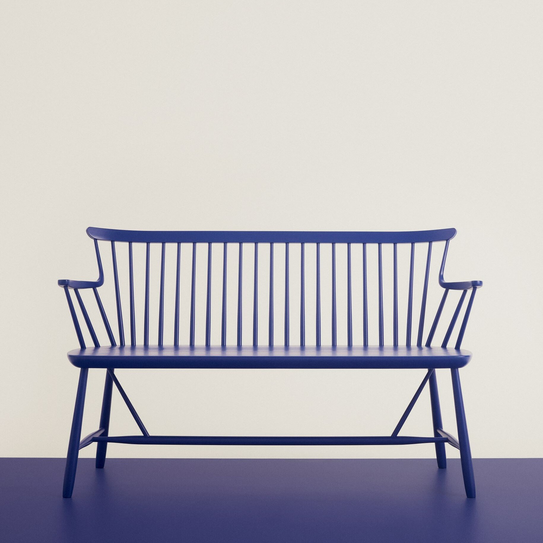 Pinn Sofa